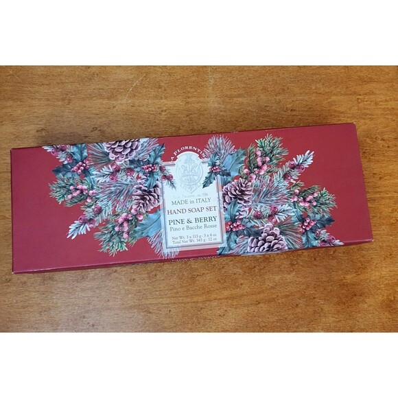 La Florentina Italian Luxury Hand Soap Handmade Pine & Berry Scent - Set of 3 - Picture 4 of 6
